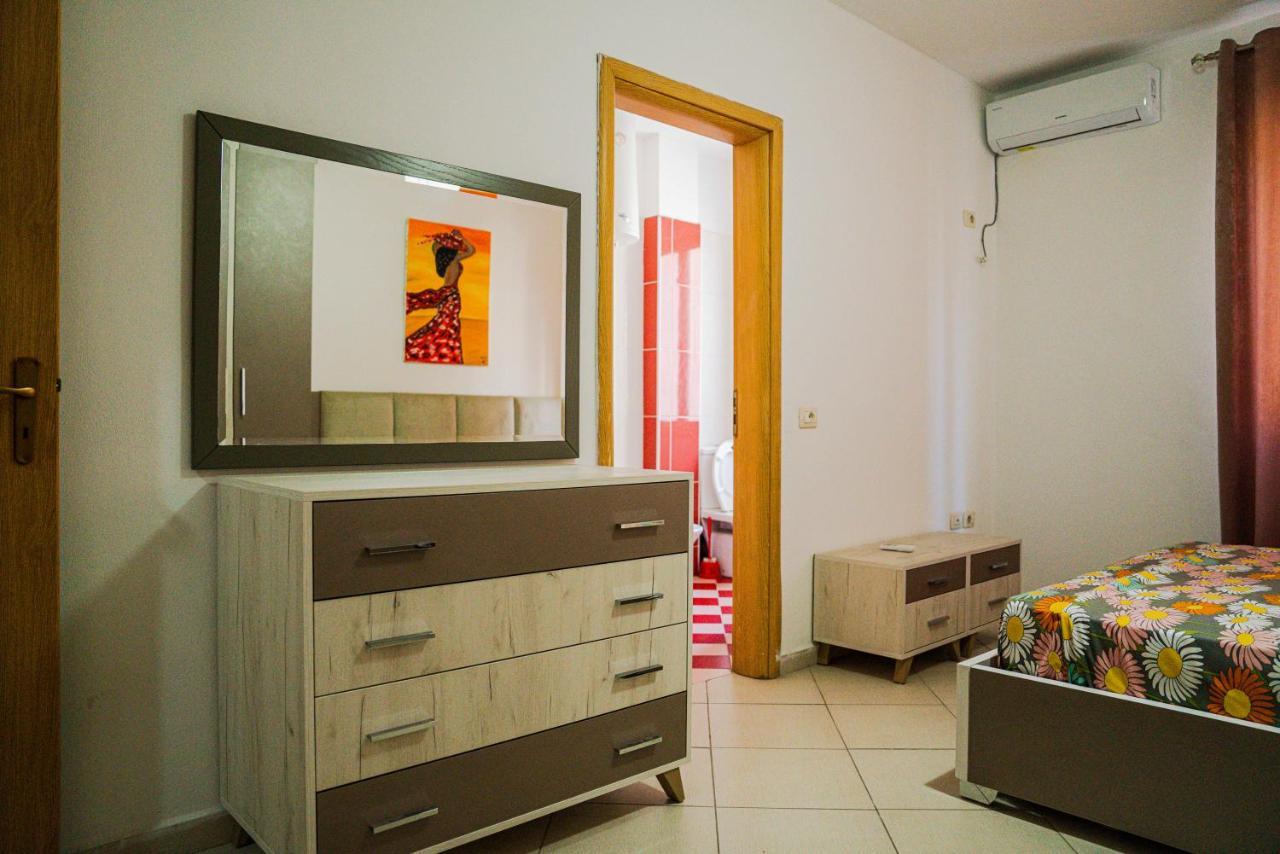 Apartament Casas Del Mar Durrës Esterno foto